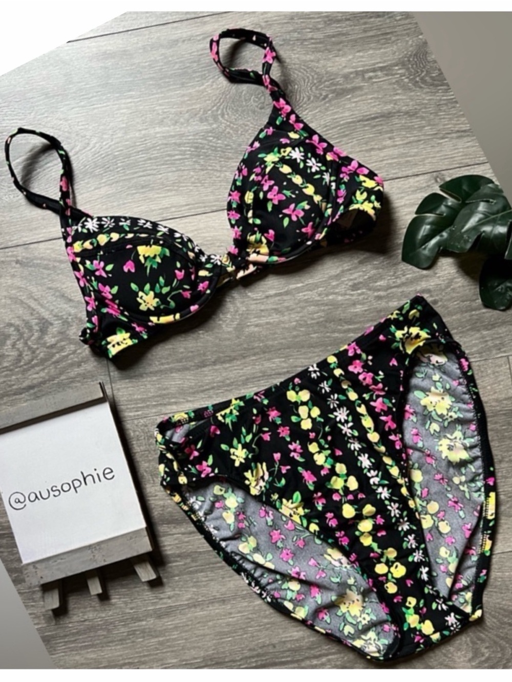 Rare! Vintage 90s Victoria’s Secret high waisted floral bikini